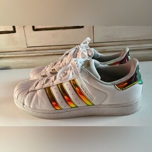 Adidas Originals White Superstar J Iridescent Rainbow Shell Toe Y6/Women’s 8